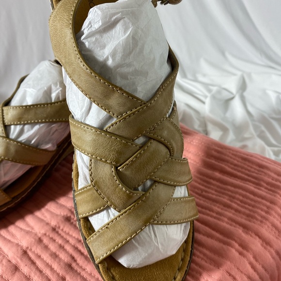 NaturalSoul by Naturalizer Women’s sandal, size 9 - Picture 3 of 14